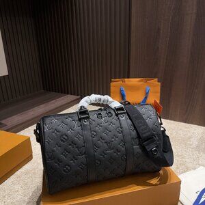 Louis Vuitton Keepall Bandoulière 35 – Monogram Embossed Leather